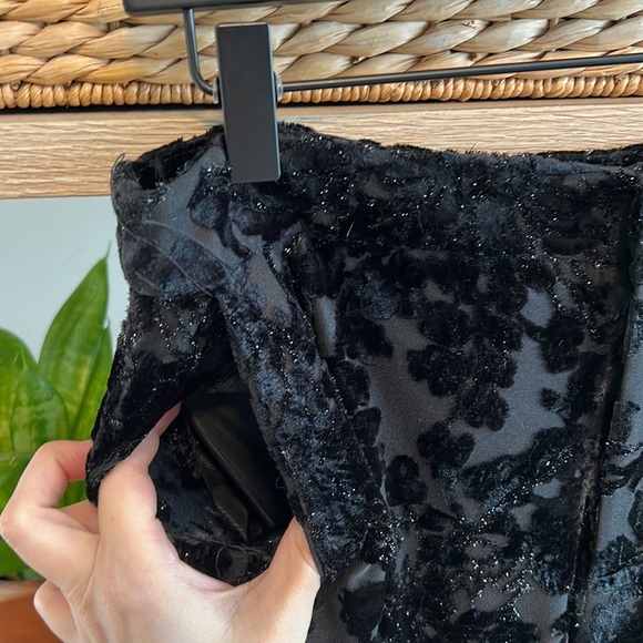 NWOT Zara Mid-Rise Velvet Velour Burnout Capri Dress Pant Trouser, M - Picture 4 of 9